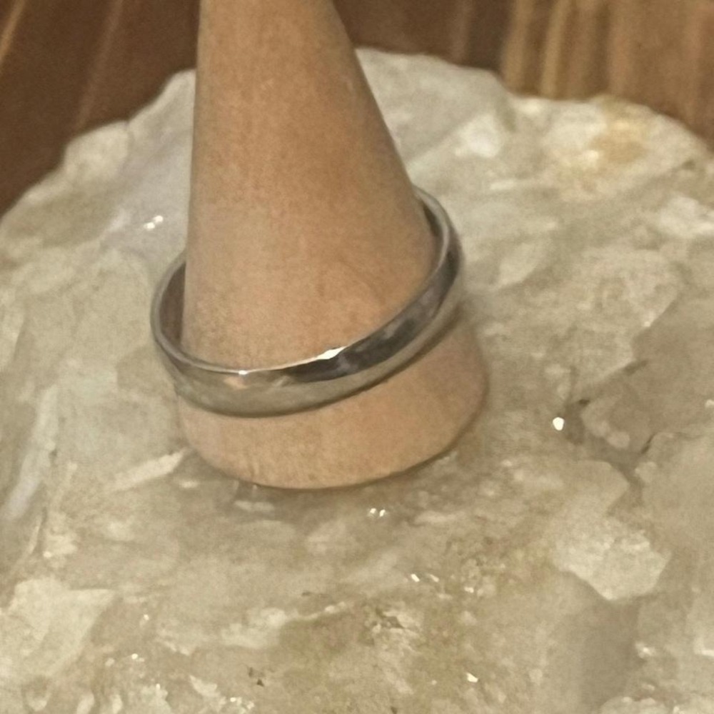 Sterling Silver Band Ring -Polished Finish -Unisex -4mm Width -New -Size 7 - Picture 4 of 8